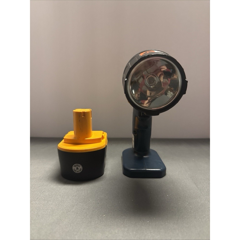 RYOBI 18v ONE+ Rotating Head Work Flashlight Model P700 No Charger. Not Tested.